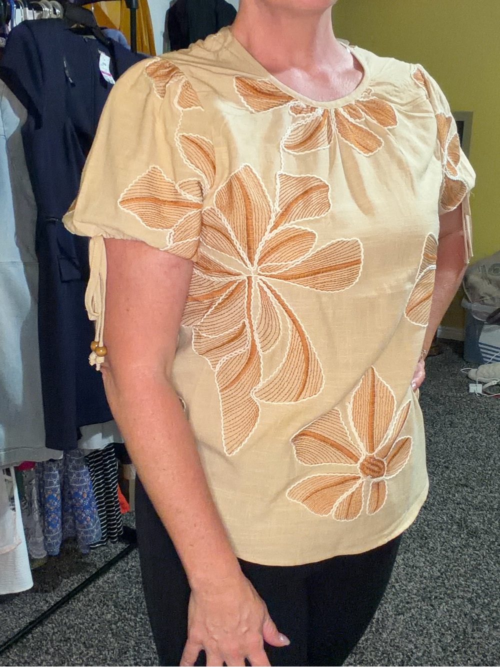 NWT Badgley Mischka Embroidered Floral Tie-Sleeve Top Size L